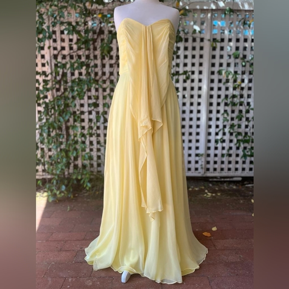 Stellini Melbourne Dresses & Skirts - Yellow silk ball gown/dress